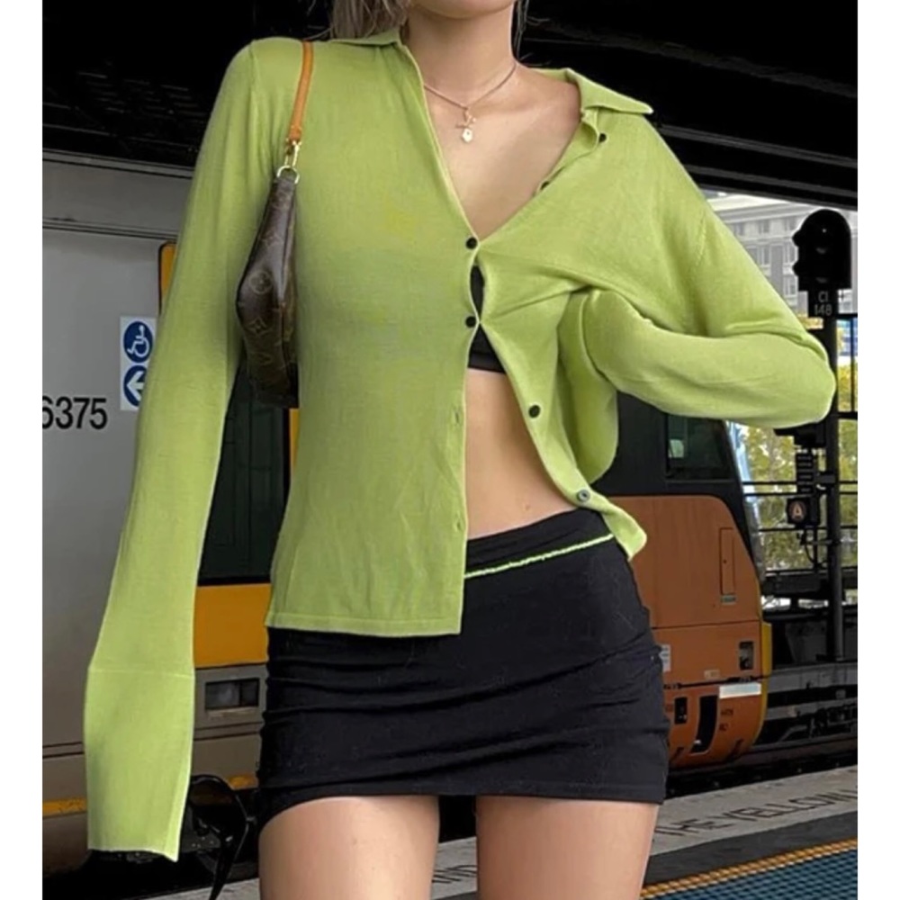 COMMENSE • Lime Green Exaggerated Long Sleeve Collared Button-Down Shirt, S - Picture 2 of 16